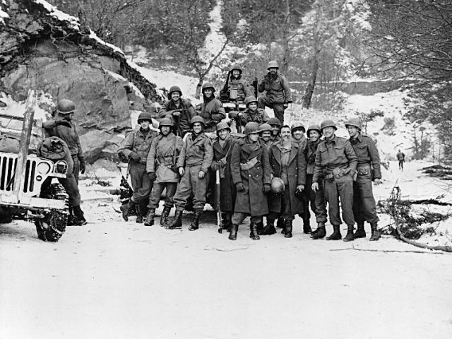 Visite guidée en véhicule d'époque sur les traces de la Seconde Guerre Mondiale à Houffalize