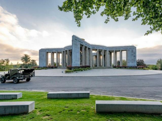 Visite guidée en véhicule d'époque sur le champ de Bataille à Bastogne